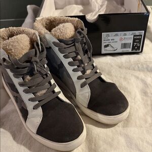 Blondo Waterproof Gray and White Ankle Booties